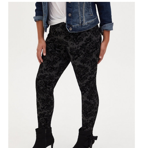 torrid Pants - Studio Grey & Black Floral Pull-On Pixie Pants